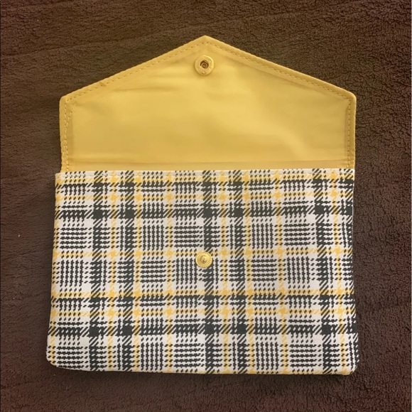 Makeup Pouch - Picture 4 of 5